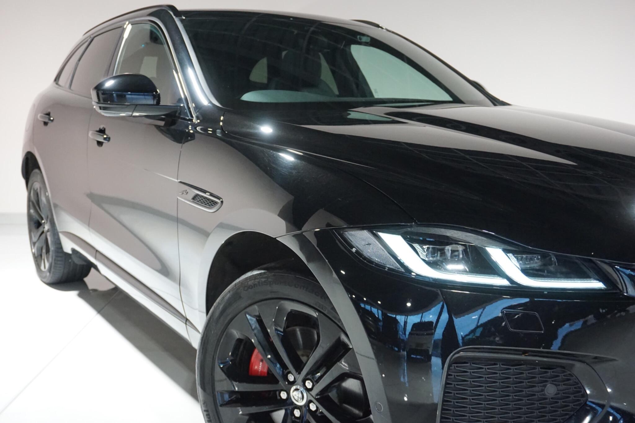 Jaguar F-PACE 3.0 D300 MHEV R-Dynamic HSE Black SUV 5dr Diesel Auto AWD Euro 6 (s/s) (300 ps)